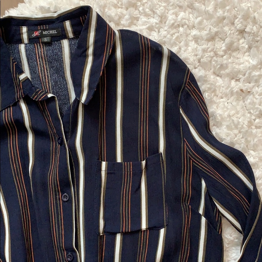 Button down top - Picture 2 of 3